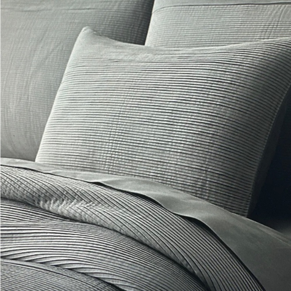 Restoration Hardware PETITE PLEAT COTTON SATEEN KING QUILT w/SHAMS Greystone